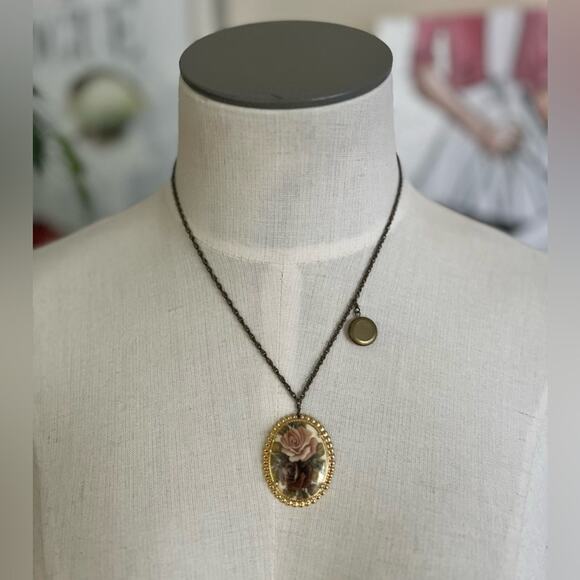 Gold Vintage Inspired Flower Cameo Victorian Delicate Chain Locket Necklace - Picture 1 of 8